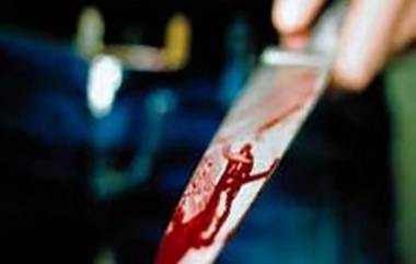 Bengaluru Horror: బెంగుళూరులో దారుణం, అనుమానంతో భార్యను కత్తితో నరికి చంపిన పోలీస్ హోంగార్డు, అడ్డు వచ్చిన కూతురు, మేనకడలిపై కూడా దారుణంగా..