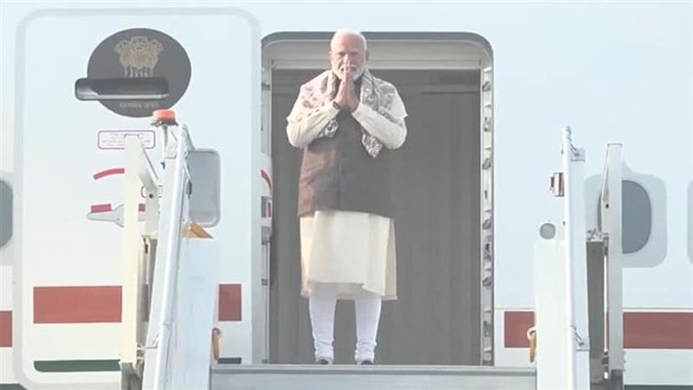 PM Modi In Kuwait: 43 ఏళ్ల తర్వాత కువైట్‌లో భారత ప్రధానమంత్రి నరేంద్ర మోదీ పర్యటన, రెండు రోజుల పాటు పర్యటించున్న ప్రధాని, ద్వైపాక్షిక సంబంధాల బలోపేతమే లక్ష్యంగా టూర్