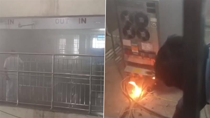 Fire at Tirumala Laddu Counters: వీడియో ఇదిగో, తిరుమల లడ్డూ కౌంటర్ల వద్ద అగ్నిప్రమాదం, తిరుమల శ్రీవారి సన్నిధిలో మరో విషాదం