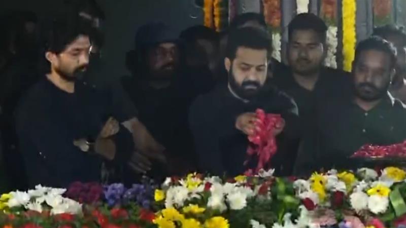 NTR Death Anniversary: నేడు ఎన్టీఆర్ వర్ధంతి.. నివాళులు అర్పించిన జూనియర్ ఎన్టీఆర్, కల్యాణ్‌ రామ్ (వీడియో)