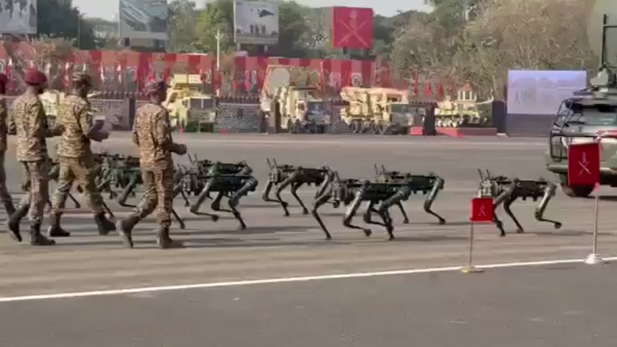 Army Day Robot Parade 2025: ఇండియన్ ఆర్మీలో రోబో శునకాల హల్ చల్..  పరేడ్ మీరు చూశారా? (వీడియో)