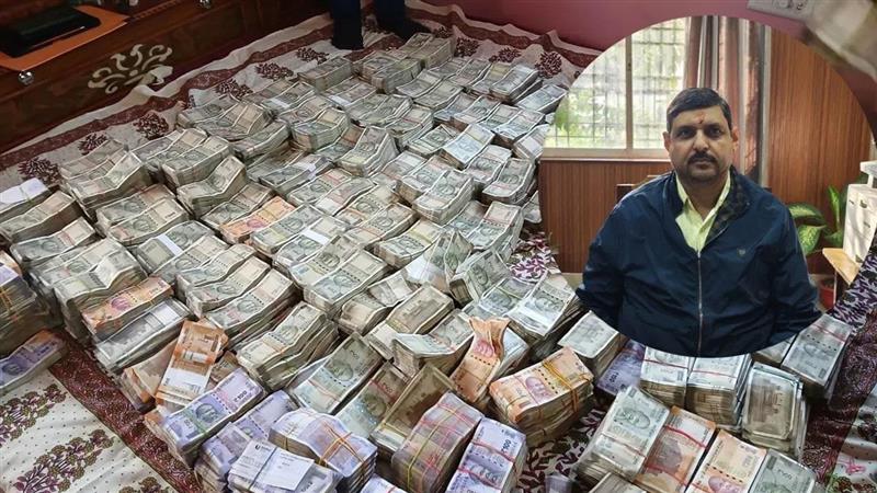 Bulk Cash In Bihar Education Officer’s House: జిల్లా విద్యాశాఖాధికారి ఇంట్లో ఎటు చూసినా నోట్ల కట్టలే.. సోదాలకు వచ్చిన అధికారులే షాక్.. బీహార్ లో ఘటన (వీడియో)