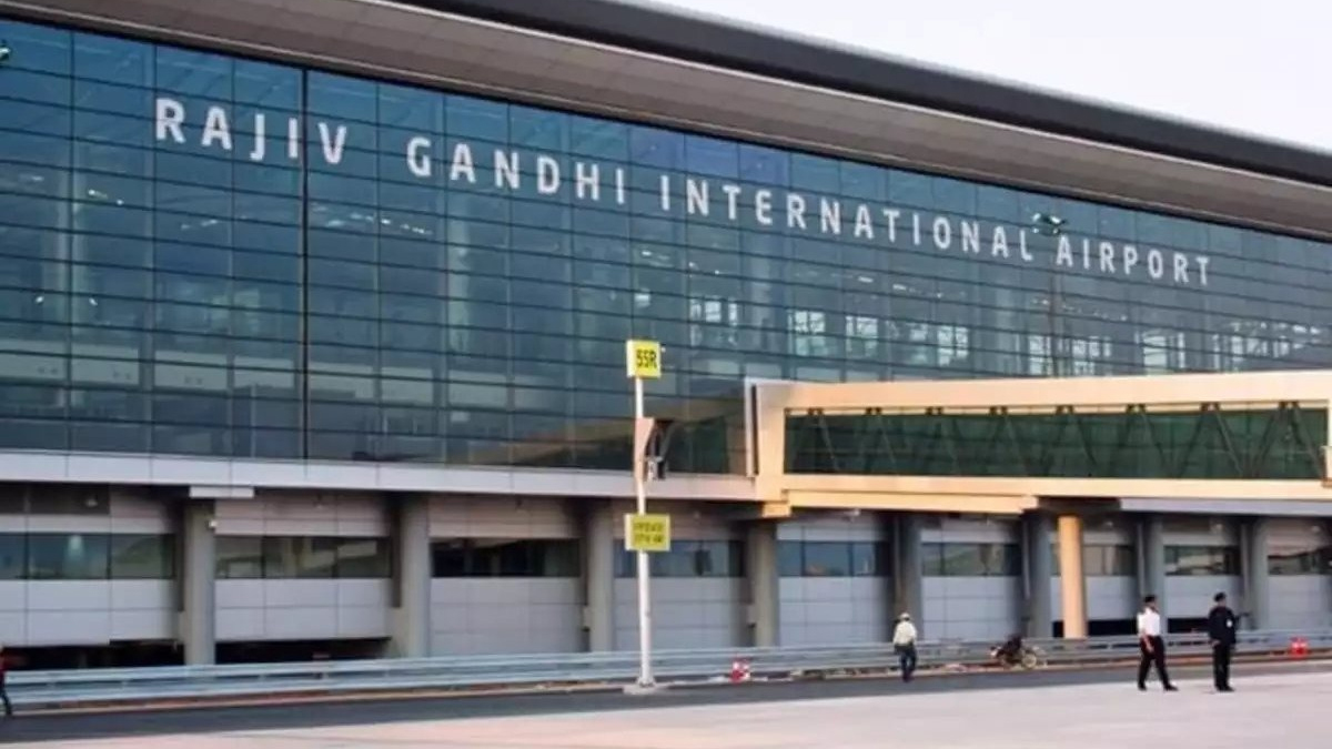 Bomb Threat to Shamshabad Airport: శంషాబాద్ ఎయిర్‌పోర్ట్‌కు బాంబు బెదిరింపు..సైబరాబాద్ కంట్రోల్ రూంకు ఫోన్ చేసిన అగంతకుడు, ఫేక్ అని తేల్చేసిన ఎయిర్‌పోర్టు అధికారులు