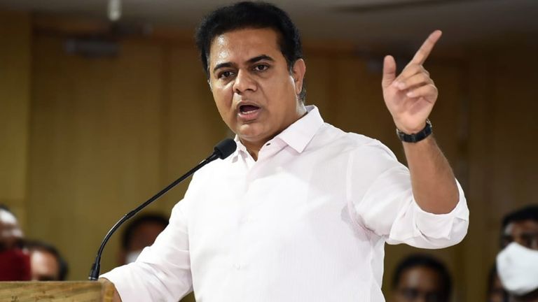 KTR: కేటీఆర్‌కు రిలీఫ్..ఏసీబీ విచారణకు న్యాయవాదిని తీసుకెళ్లేందుకు హైకోర్టు అనుమతి, లాయర్‌ను తీసుకెళ్తే అభ్యంతరం ఏంటని ఏసీబీకి ప్రశ్న?