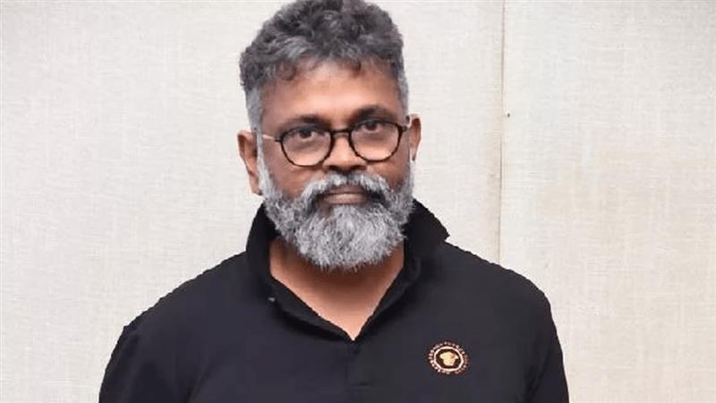 IT Raids On Sukumar: దర్శకుడు సుకుమార్ ఇంట్లో ఐటీ సోదాలు... పుష్ప 2 వసూళ్లకు తగ్గట్టుగా ట్యాక్స్ చెల్లింపులు జరగలేదన్న ఆరోపణల నేపథ్యంలో విస్తృత సోదాలు