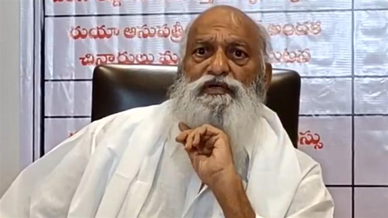 JC Prabhakar Reddy: మాజీ మంత్రి రోజాకు జేసీ ప్రభాకర్ రెడ్డి వార్నింగ్...తిరుమల టికెట్లు అమ్ముకుని రోజా బెంజ్ కారు కొన్నది నిజాం కాదా? అని సంచలన ఆరోపణ