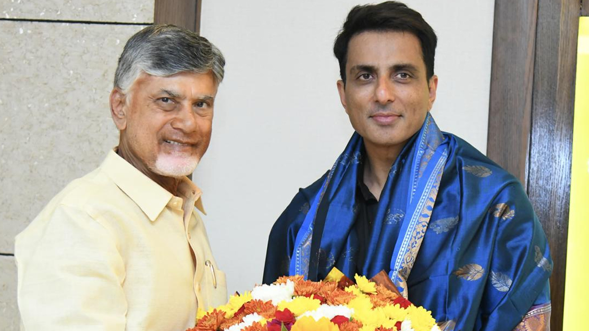 Sonu Sood Meets CM Chandrababu: ఏపీ ప్రభుత్వానికి 4 అంబులెన్స్‌లను విరాళంగా ఇచ్చిన సోనూ సూద్, సీఎం చంద్రబాబుతో భేటీ