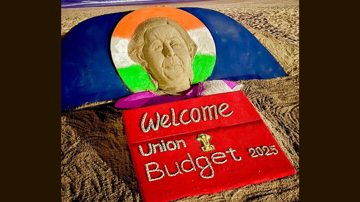 Union Budget 2025: ఆకట్టుకుంటున్న నిర్మలమ్మ 'బడ్జెట్ సైకత శిల్పం'.. పార్లమెంటులో బడ్జెట్ ప్రవేశ పెట్టబోతున్న నేపథ్యంలో పూరీ తీరంలో సైకత  శిల్పాన్ని రూపొందించిన సుదర్శన్‌ పట్నాయక్‌