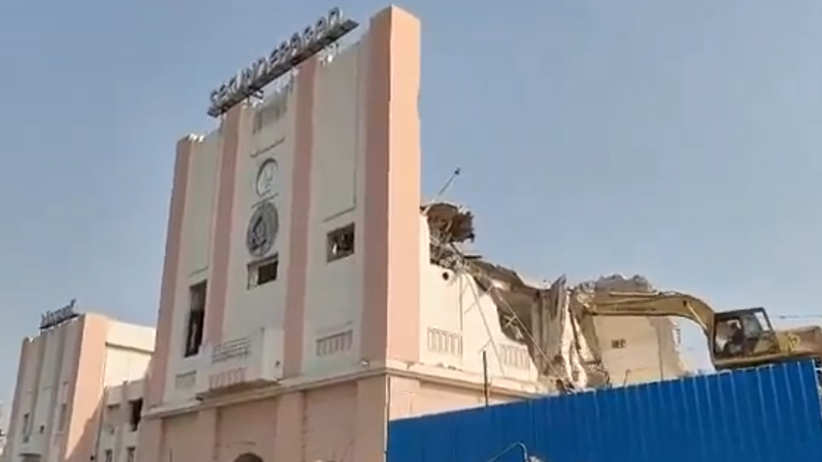 Secunderabad Railway Station Demolition: ఇవిగో.. సికింద్రాబాద్‌ రైల్వే స్టేషన్‌ వీడియోలు దాచుకోండి, చరిత్ర పుటల్లోకి జారుకుంటున్న 151 ఏళ్ల ఐకానిక్‌ భవనాలు, సరికొత్త హంగులతో రానున్న కొత్త రైల్వే స్టేషన్