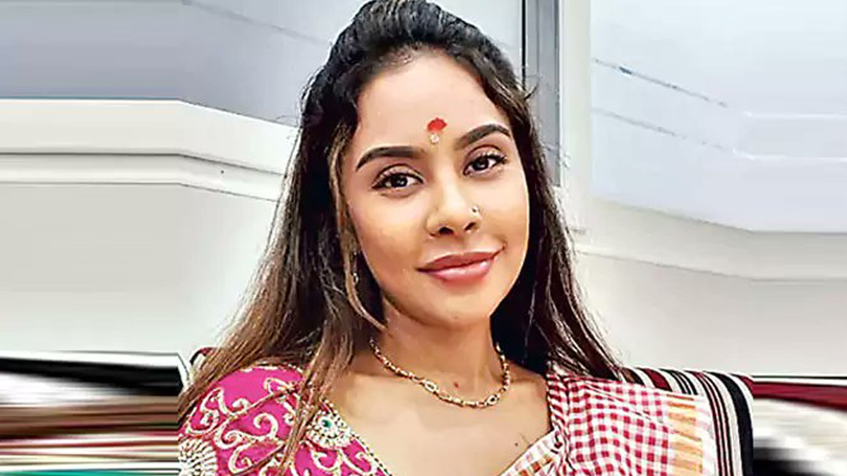 Actress Sri Reddy: చంద్రబాబు, పవన్ కల్యాణ్, లోకేశ్, అనితలపై చేసిన వ్యాఖ్యల కేసులో నటి శ్రీరెడ్డికి హైకోర్టులో కాస్త ఊరట.. షరతులతో కూడిన బెయిలు మంజూరు