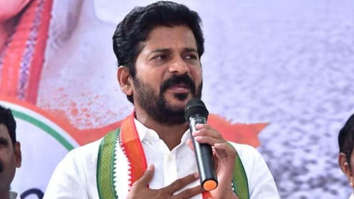 CM Revanth Reddy Phone Call to Priest Rangarajan: చిలుకూరు బాలాజీ ఆలయ ప్రధానార్చకుడు రంగరాజన్‌కు సీఎం రేవంత్ రెడ్డి ఫోన్, దాడి చేసిన వారిపై కఠిన చర్యలు తీసుకోవాలని పోలీసులకు ఆదేశాలు