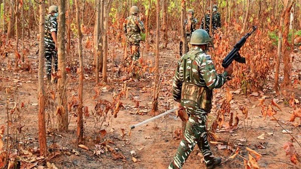 Encounter In Chhattisgarh: ఛత్తీస్‌గఢ్‌లో మళ్లీ భారీ ఎన్‌కౌంటర్... 12 మంది మావోయిస్టులు మృతి, బీజాపూర్‌లో కుంబింగ్ నిర్వహిస్తుండగా ఎదురుపడ్డ మావోయిస్టులు