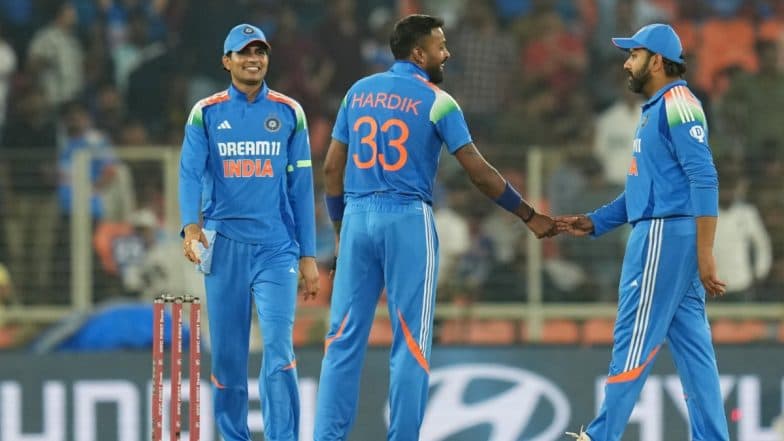 India Win by 6 Wickets: చివరి ఓవర్లలో వరుసగా రెండు వికెట్లు పడటడంతో టెన్షన్ టెన్షన్, పాకిస్థాన్‌పై టీమిండియా గ్రాండ్‌ విక్టరీ, సెంచరీతో రికార్డులు బద్దలు కొట్టిన కోహ్లీ