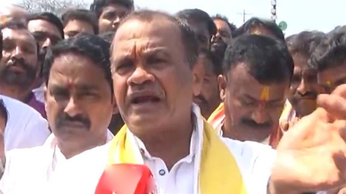 Komatireddy Venkatreddy: రాజకీయాల్లో కేటీఆర్‌ బచ్చా..ఓడిపోయాకే కవితకు దురాజ్ పల్లి గుర్తొచ్చిందా?, మంత్రి కోమటిరెడ్డి వెంకట్‌రెడ్డి ఫైర్,వారిద్దరూ లెక్కలోకే రారని ఫైర్