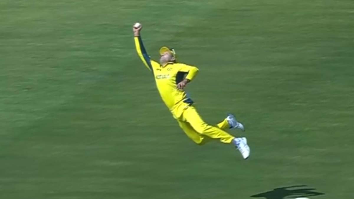 Alex Carey Stunning Catch: వీడియో ఇదిగో.. కళ్లు చెదిరే క్యాచ్ పట్టిన అలెక్స్ క్యారీ.. ఒంటి చెత్తో గాలిలో అద్భుత క్యాచ్.. వావ్ అనకుండ ఉండలేరు