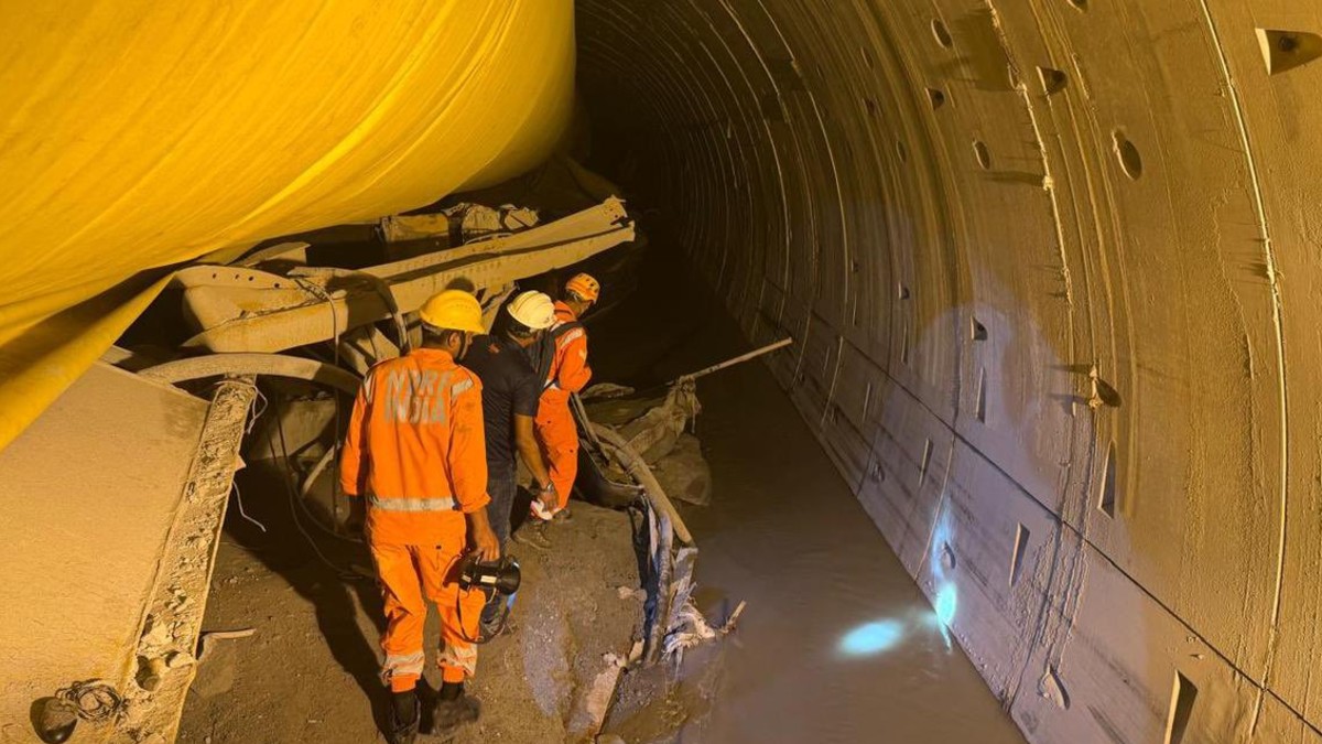 SLBC Tunnel Collapse Update: విషాదంగా ముగిసిన ఎస్ఎల్బీసీ టన్నెల్ ప్రమాదం, 8 మంది కార్మికుల మృతదేహాలను గుర్తించిన రెస్క్యూ టీం, మూడు మీటర్ల లోతు మట్టిలో మృతదేహాలు