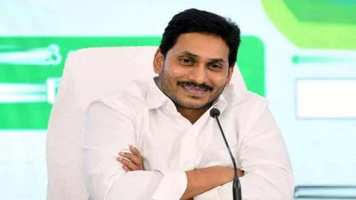 YS Jagan on Google Data Center: విశాఖ గూగుల్ డేటా సెంటర్‌పై వైఎస్ జగన్ కీలక వ్యాఖ్యలు, వైసీపీ వేసిన విత్తనాన్ని కూటమి ప్రభుత్వం చోరీ చేసిందని మండిపాటు,క్రెడిట్‌ చోరీలో చంద్రబాబు పీక్‌.. రాష్ట్రం పరిస్థితి వీక్‌ అంటూ సెటైర్