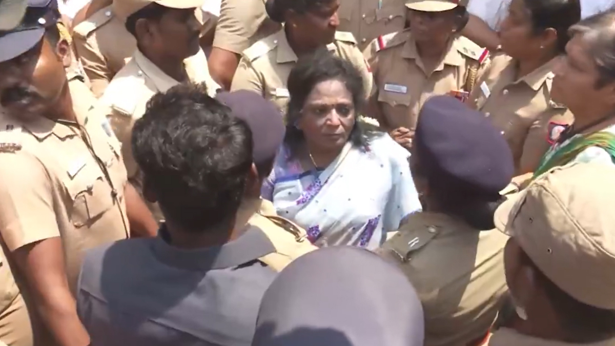 Tamilisai Soundararajan Arrest: చెన్నైలో తెలంగాణ మాజీ గవర్నర్ తమిళిసై సౌందరరాజన్‌ అరెస్ట్, NEPపై అనుమతి లేకుండా ప్రజా సంతకాల ప్రచారాన్ని నిర్వహించినందుకు అదుపులోకి తీసుకున్న పోలీసులు