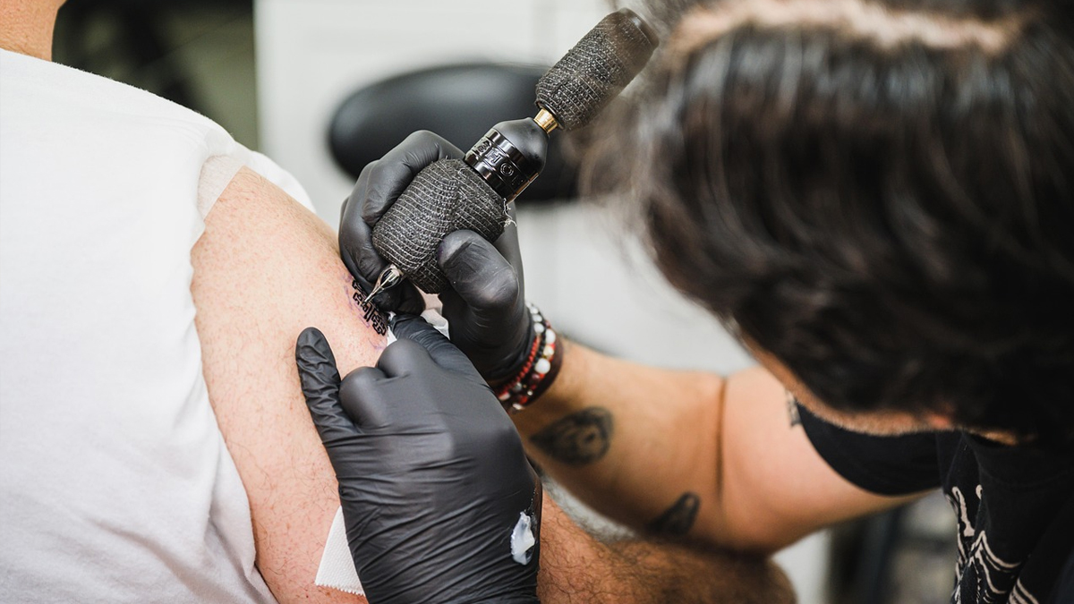 Tattoos May Cause HIV, Cancer: పచ్చ బొట్లతో హెచ్‌ఐవీ, క్యాన్సర్‌ వచ్చే ప్రమాదం.. కర్ణాటక ప్రభుత్వం కీలక నిర్ణయం