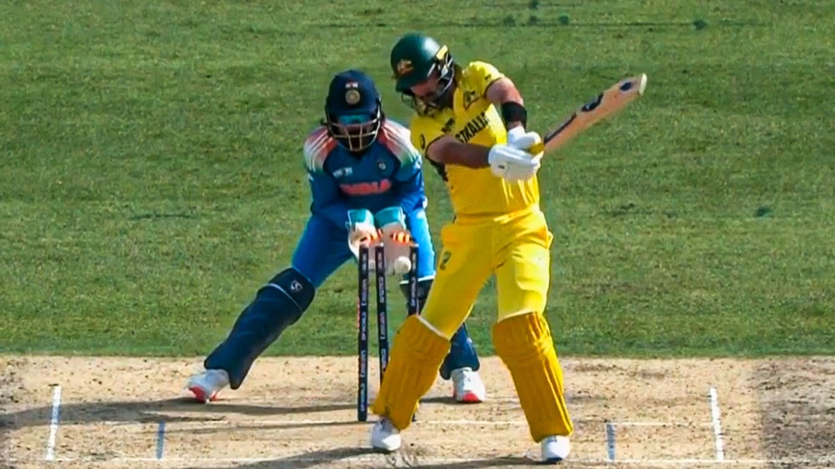 Glenn Maxwell Wicket Video: అక్షర్‌ పటేల్ బౌలింగ్‌లో క్లీన్ బౌల్డ్ అయిన బిగ్‌ హిట్టర్‌ గ్లెన్‌ మాక్స్‌వెల్‌, ఏడు పరుగులు చేసి పెవిలియన్ చేరిన విధ్వంసకర బ్యాట్స్‌మెన్