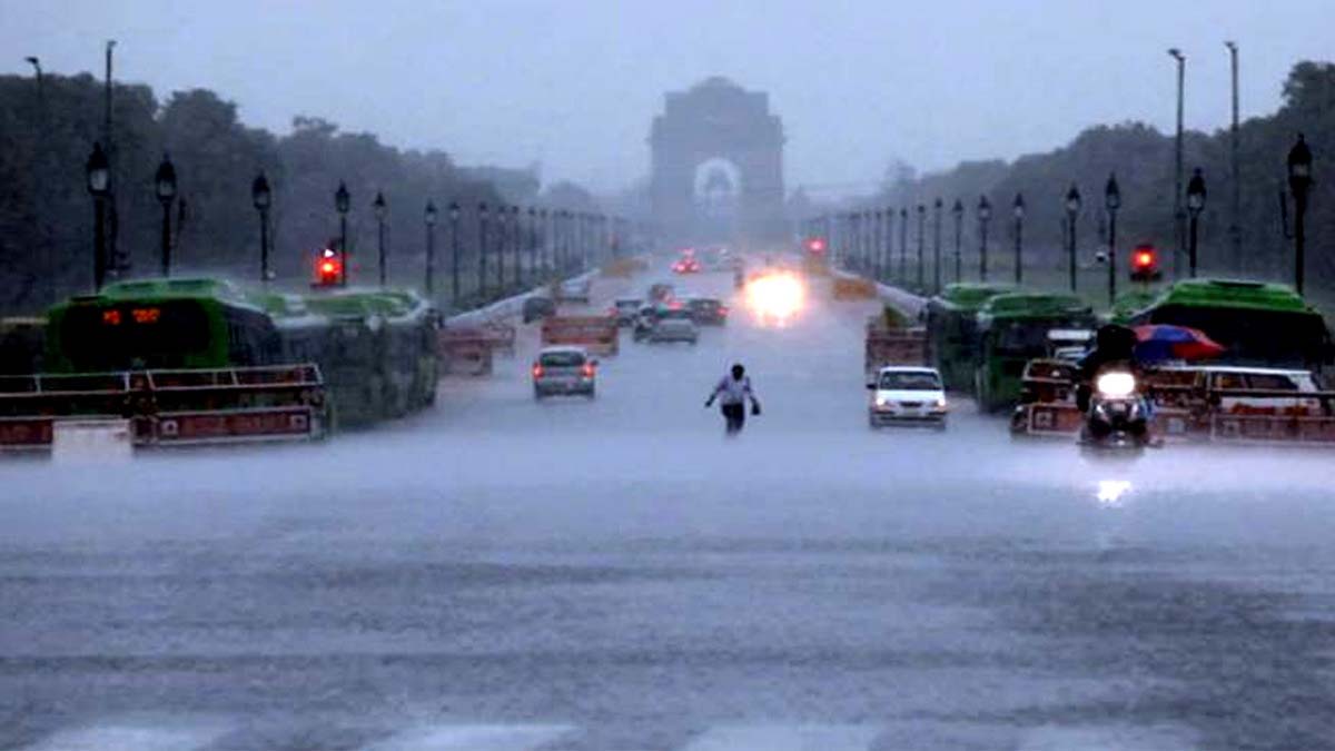 Delhi Weather: ఢిల్లీని ముంచెత్తిన భారీ వర్షం.. ఎండవేడిమి నుండి ఉపశమనం, పలు రాష్ట్రాల్లో సైతం భారీ వర్షం, వీడియోలు ఇవిగో