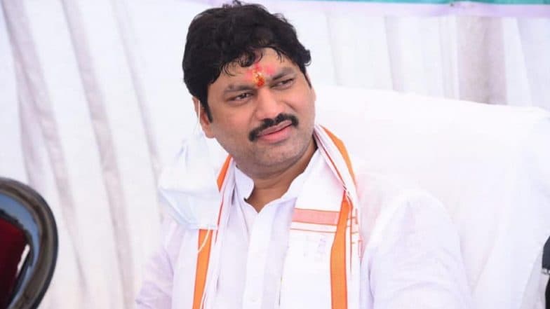 Dhananjay Munde Resigns: మహారాష్ట్రలో సర్పంచ్‌ దారుణ హత్య, మంత్రి పదవికి ధనంజయ్‌ ముండే రాజీనామా, రాజకీయ ప్రకంపనలు రేపుతున్న సర్పంచ్‌ సంతోష్‌ దేశ్‌ముఖ్‌ హత్య కేసు