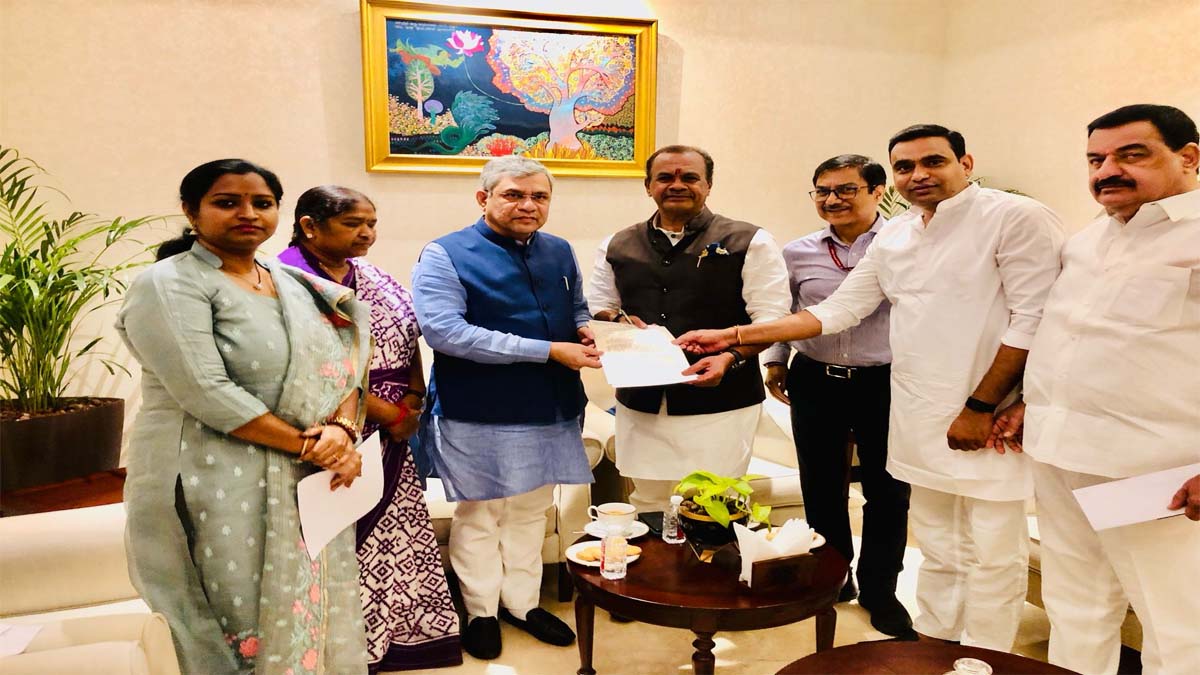 Telangana Railway Projects: కాజిపేట రైల్వే డివిజన్ ఏర్పాటు.. కొత్త రైల్వే లైన్లను మంజూరు చేయండి, కేంద్రమంత్రి అశ్విని వైష్ణవ్‌ను కలిసిన మంత్రి కోమటిరెడ్డి, ఎంపీలు