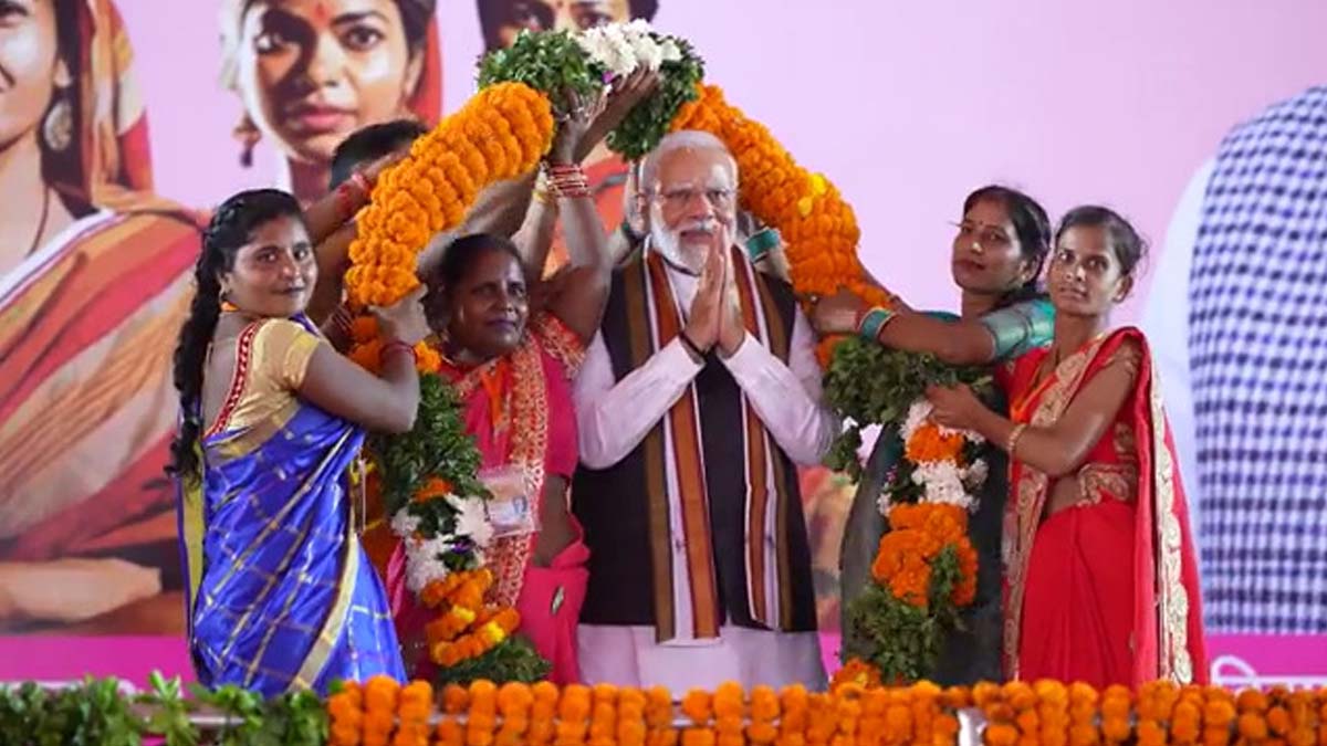 PM Modi On Womens Day: నారీ శక్తికి వందనం... మహిళా దినోత్సవం సందర్భంగా ప్రధానమంత్రి నరేంద్రమోడీ స్పెషల్ ట్వీట్, మహిళల సాధికారత కోసం కృషిచేస్తామని వెల్లడి