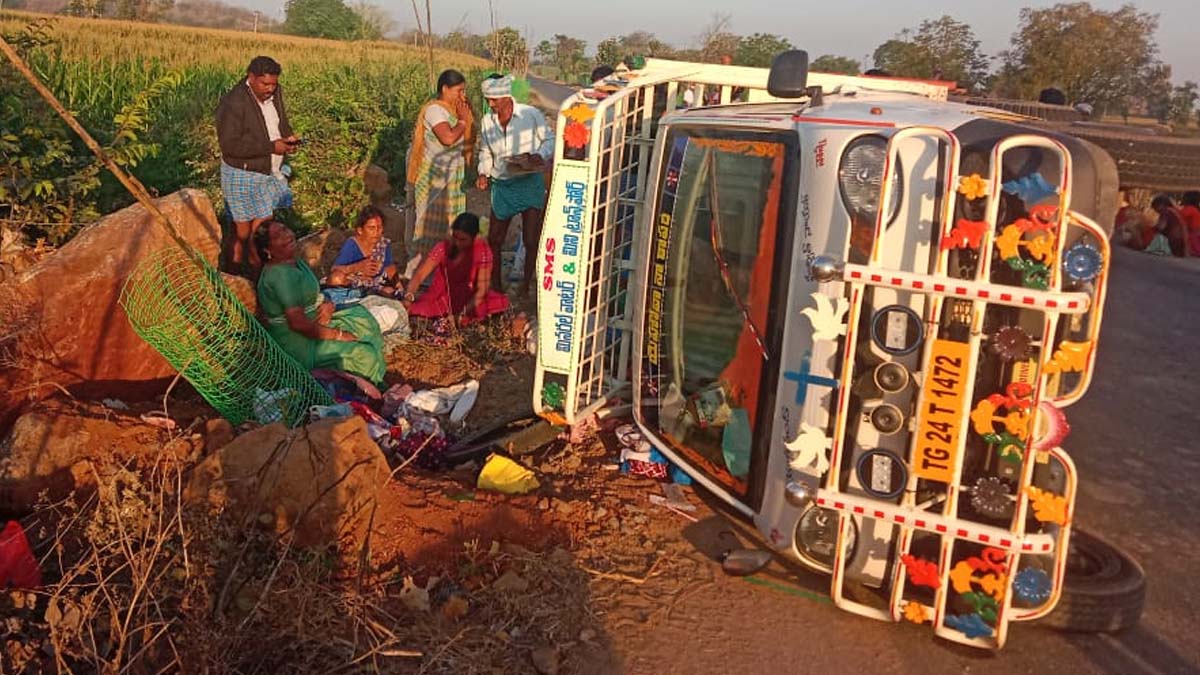 Warangal Road Accident: వరంగల్ జిల్లాలో ఘోర రోడ్డు ప్రమాదం..కూలి పనులకు వెళ్తున్న బొలెరో వాహనం బోల్తా, ఒకరు మృతి, 28 మందికి గాయాలు