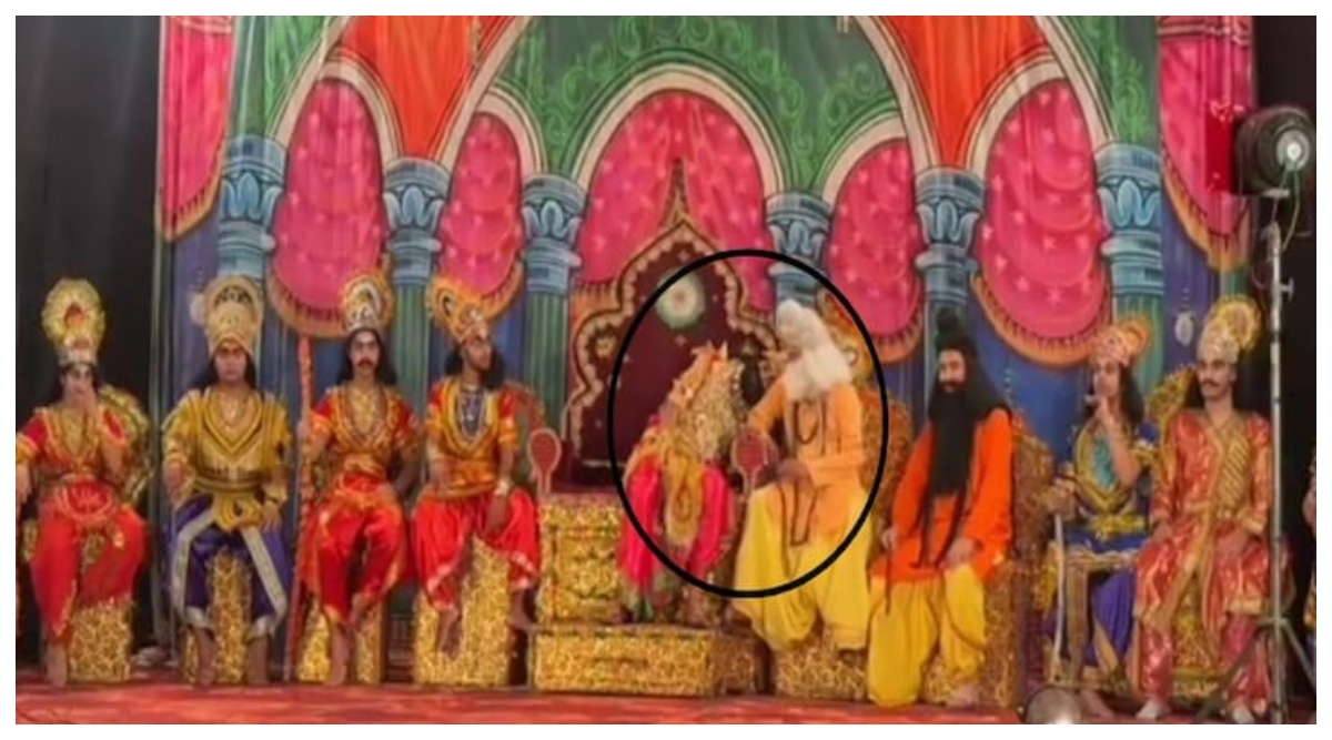 Ramleela Shock: వీడియో ఇదిగో..రామ్‌లీలా నాట‌కం వేస్తూ గుండెపోటుతో కుప్పకూలిన దశరథుడి పాత్రధారి, అక్కడికక్కడే మృతి