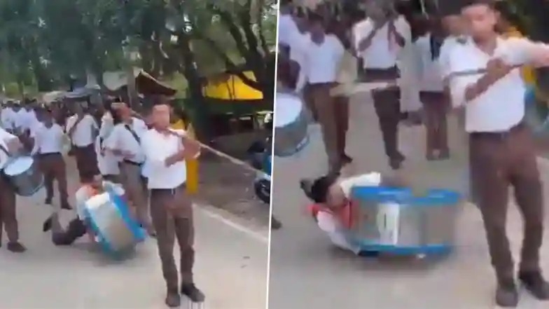 Sudden Death in Sitapur: షాకింగ్ వీడియో ఇదిగో, ఆరెస్సెస్ శతాబ్ది ఉత్సవాల్లో డ్రమ్స్ వాయిస్తూ కుప్పకూలి పడిపోయిన కార్యకర్త, చికిత్స పొందుతూ మృతి