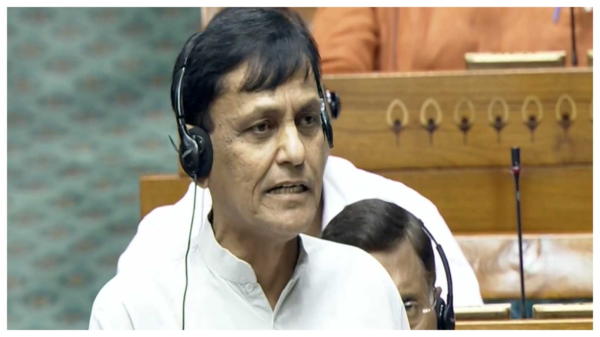 Vande Mataram Bill: వందేమాతరం బిల్లుకు ఉభయసభలు ఆమోదం.. ఇకపై ఎవరైనా గీతాన్ని అవమానిస్తే చట్ట ప్రకారం కఠిన చర్యలు..