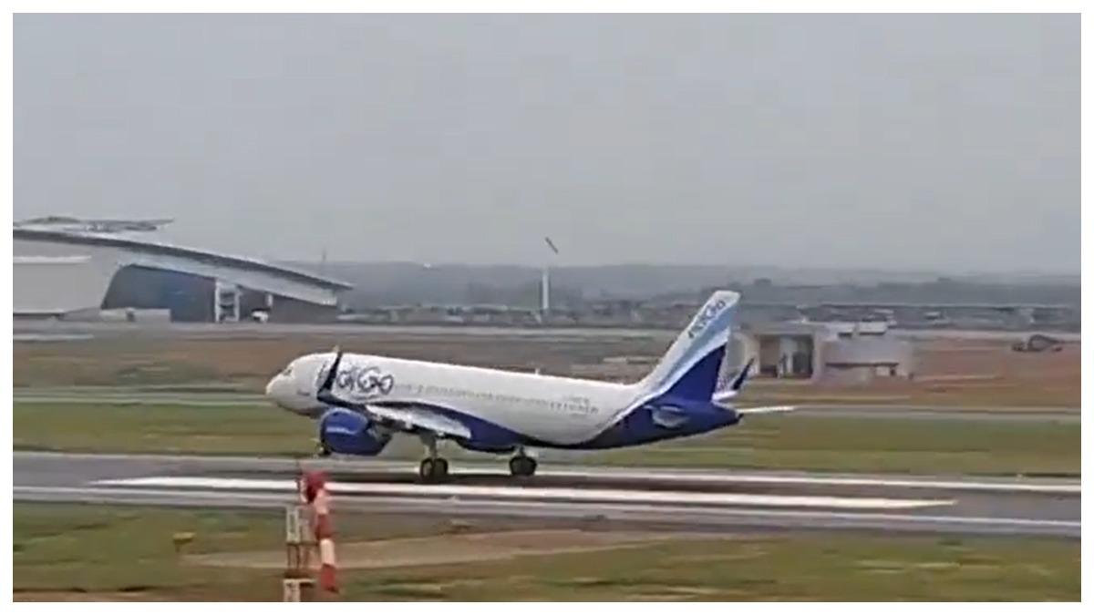 Bhogapuram Airport: వీడియో ఇదిగో.. భోగాపురం ఎయిర్‌పోర్టులో ల్యాండ్ అయిన తొలి కమర్షియల్ విమానం.. తొలి రోజు నడవనున్న  31 సర్వీసులు..