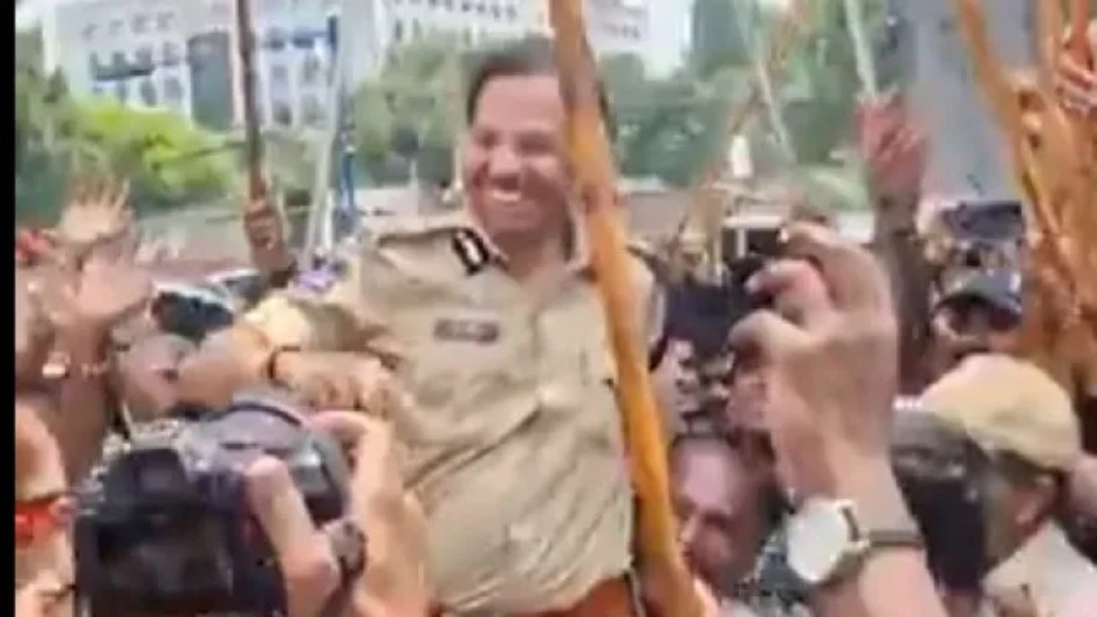 CP Sajjanar Dance Video: సజ్జనార్ డ్యాన్స్ వీడియో ఇదిగో.. ది ప్యారడైజ్ సినిమాలోని ఆయా షేర్ పాటకు చిందేసిన హైదరాబాద్ పోలీస్ కమిషనర్