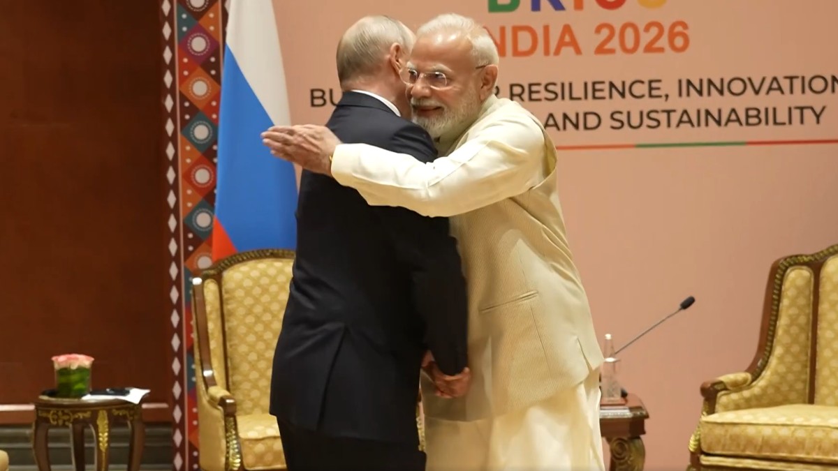 BRICS Summit 2026: పుతిన్‌ని కౌగిలించుకున్న ప్రధాని మోదీ వీడియో ఇదిగో.. 18వ బ్రిక్స్ సదస్సు వేదికగా మోదీ-పుతిన్ ద్వైపాక్షిక భేటీ.. వాణిజ్యం, అణుశక్తి, రక్షణ రంగాలపై కీలక చర్చలు!