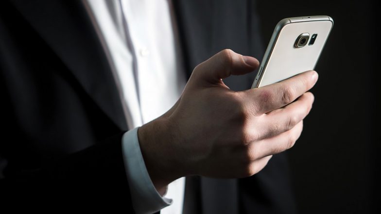 Track Your Phone Via CEIR: మొబైల్ పోయిందనే బెంగను వదిలేయండి ,ఇకపై సీఈఐఆర్ ద్వారా దాన్ని ట్రాక్ చేయవచ్చు, గుడ్ న్యూస్ చెప్పిన కేంద్ర ప్రభుత్వం Track Your Phone Via CEIR: మొబైల్ పోయిందనే బెంగను వదిలేయండి ,ఇకపై సీఈఐఆర్ ద్వారా దాన్ని ట్రాక్ చేయవచ్చు, గుడ్ న్యూస్ చెప్పిన కేంద్ర ప్రభుత్వం