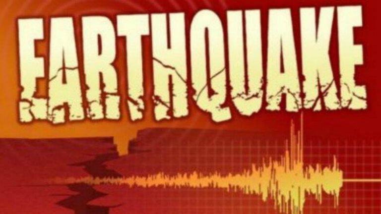 Earthquake Tremors in Kurnool: కర్నూల్ జిల్లా తుగ్గలిలో భూప్రకంపనలు.. భయంతో ఇండ్లనుంచి బయటకు పరుగులు తీసిన జనం.. డజనుకు పైగా ఇండ్లు ధ్వంసం.. వీడియోతో