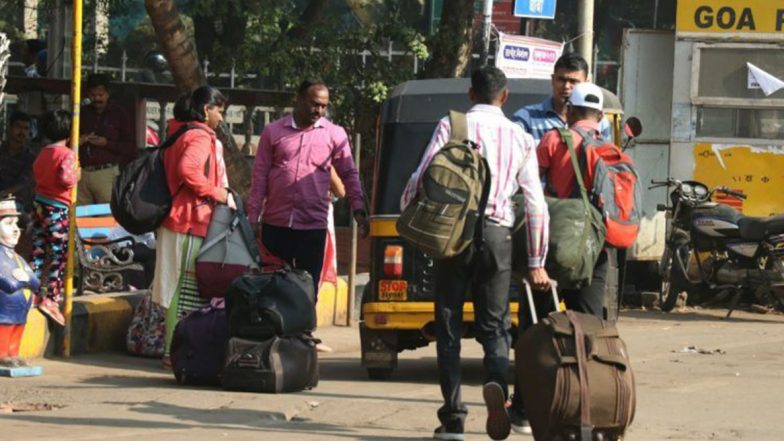Auto-Rickshaw Fare: ఆటో ప్రయాణానికి రూ. 4300 ఛార్జ్. గిర్రున తిరిగిన ఆటో మీటర్ రీడింగ్, ఖంగుతిన్న సాఫ్ట్వేర్ ఇంజనీర్, ఆటో డైవర్పై పోలీసులకు ఫిర్యాదు Auto-Rickshaw Fare: ఆటో ప్రయాణానికి రూ. 4300 ఛార్జ్. గిర్రున తిరిగిన ఆటో మీటర్ రీడింగ్, ఖంగుతిన్న సాఫ్ట్వేర్ ఇంజనీర్, ఆటో డైవర్పై పోలీసులకు ఫిర్యాదు