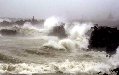 Cyclone Kyarr: దూసుకొస్తున్న క్యార్ తుఫాను, మహారాష్ట్రకు పొంచి ఉన్న ముప్పు, 3 రోజుల పాటు భారీ వర్షాలు, అతలాకుతలమైన ఏపీలోని ఉత్తరాంధ్ర, పలు రైళ్లు రద్దు