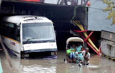 TS&AP Heavy Rain Alert: జలదిగ్భందంలోనే హైదరాబాద్, బతుకమ్మ పండుగ సంబరాలపై వర్షం ఎఫెక్ట్, మరో 3 రోజులు తెలుగు రాష్ట్రాల్లో భారీ వర్షాలు, కొట్టుకుపోయిన మూసీ గేటు, నగర వాసుల బాధలు వర్ణనాతీతం