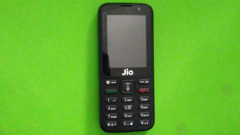 JioPhone Exclusive Offer: రూ.1500 ఫీచర్ ఫోన్ని రూ.700కే సొంతం చేసుకోండి, అలాగే రూ.700 విలువ చేసే డాటా ప్రయోజనాలు పొందండి, ఆఫర్ దసరా నుంచి దీపావళి వరకు మాత్రమే పరిమితం JioPhone Exclusive Offer: రూ.1500 ఫీచర్ ఫోన్ని రూ.700కే సొంతం చేసుకోండి, అలాగే రూ.700 విలువ చేసే డాటా ప్రయోజనాలు పొందండి, ఆఫర్ దసరా నుంచి దీపావళి వరకు మాత్రమే పరిమితం