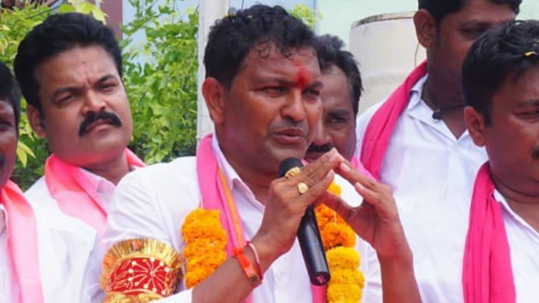 Huzur Nagar Verdict: కేసీఆర్ వెంటే ప్రజలు ఉన్నారన్న సైదిరెడ్డి, హుజూర్ నగర్లో 20 వేల ఆధిక్యంలో టీఆర్ఎస్ అభ్యర్థి, ఏమాత్రం ప్రభావం చూపలేకపోతున్న ఇతర పార్టీలు Huzur Nagar Verdict: కేసీఆర్ వెంటే ప్రజలు ఉన్నారన్న సైదిరెడ్డి, హుజూర్ నగర్లో 20 వేల ఆధిక్యంలో టీఆర్ఎస్ అభ్యర్థి, ఏమాత్రం ప్రభావం చూపలేకపోతున్న ఇతర పార్టీలు
