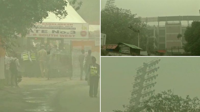 Delhi Air Pollution: ఢిల్లీని కమ్మేసిన వాయు కాలుష్యం, విమానాలపైన ఎఫెక్ట్, 32 విమానాలు దారి మళ్లింపు, ట్విట్టర్ ద్వారా వెల్లడించిన ఐజీఐ-జీఎంఆర్ అధికారులు, రోజురొజుకు తీవ్ర రూపం దాలుస్తున్న వాయు కాలుష్యం Delhi Air Pollution: ఢిల్లీని కమ్మేసిన వాయు కాలుష్యం, విమానాలపైన ఎఫెక్ట్, 32 విమానాలు దారి మళ్లింపు, ట్విట్టర్ ద్వారా వెల్లడించిన ఐజీఐ-జీఎంఆర్ అధికారులు, రోజురొజుకు తీవ్ర రూపం దాలుస్తున్న వాయు కాలుష్యం