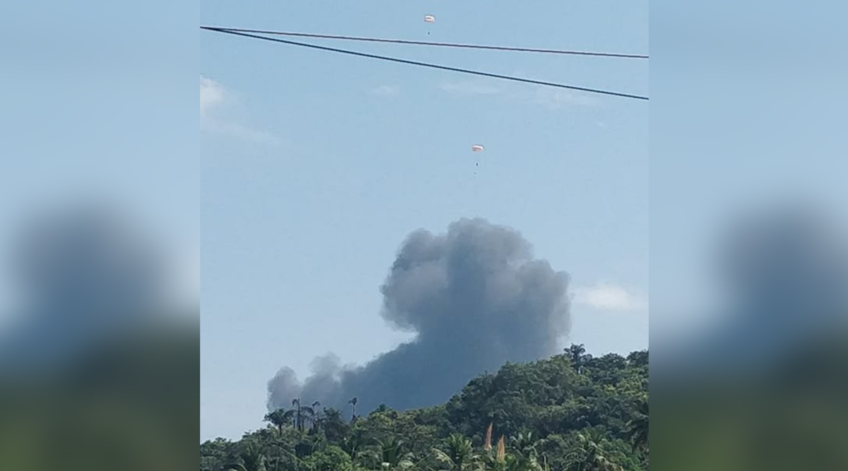 MiG-29K Fighter Aircraft Crash: టేకాఫ్ అయిన కొద్ది సేపటికే గోవాలో కూలీన భారత నావికాదళానికి చెందిన మిగ్- 29కే యుద్ధ విమానం, ఇద్దరు పైలట్లు సురక్షితం