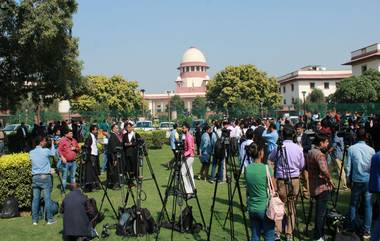 SC on Crackers Ban: ప్రజల ప్రాణాలు ముఖ్యం, టపాసులు కాదు, టపాసులు కాల్చకూడదనే నిషేధాన్ని ఎత్తి వేయాలంటూ వేసిన పిటిషన్‌ని తోసిపుచ్చిన అత్యున్నత న్యాయస్థానం