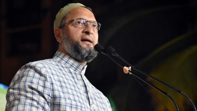 AIMIM Chief Asaduddin Owaisi: ప్రతి ముస్లిం ఇంటిపై జాతీయ జెండా ఎగరాలి, అవసరమైతే దేశం కోసం ప్రాణాలనైనా అర్పిస్తా, నల్ల చట్టాలకు వ్యతిరేకంగా దేశాన్ని రక్షించుకుందాం, సంచలన వ్యాఖ్యలు చేసిన ఏఐఎంఐఎం అధినేత అసదుద్దీన్ ఒవైసీ AIMIM Chief Asaduddin Owaisi: ప్రతి ముస్లిం ఇంటిపై జాతీయ జెండా ఎగరాలి, అవసరమైతే దేశం కోసం ప్రాణాలనైనా అర్పిస్తా, నల్ల చట్టాలకు వ్యతిరేకంగా దేశాన్ని రక్షించుకుందాం, సంచలన వ్యాఖ్యలు చేసిన ఏఐఎంఐఎం అధినేత అసదుద్దీన్ ఒవైసీ