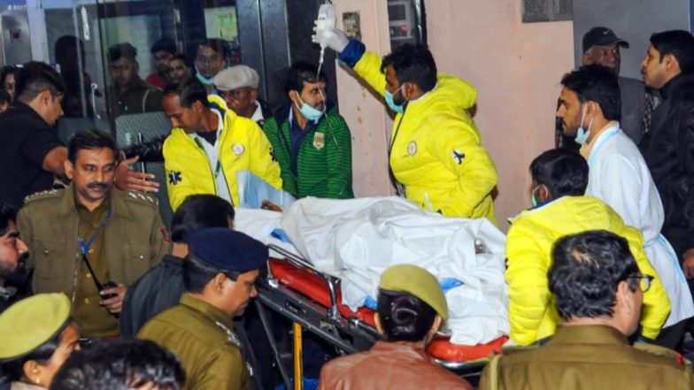Unnao Rape Case Victim: మరో ఘోరాతి ఘోరమైన చర్య, మంటల్లో ఉన్నావ్ అత్యాచార బాధితురాలు, న్యాయం కోసం కోర్టుకు వెళుతుండగా నిప్పంటించిన నిందితులు, 90 శాతం గాయాలతో చావుతో పోరాటం Unnao Rape Case Victim: మరో ఘోరాతి ఘోరమైన చర్య, మంటల్లో ఉన్నావ్ అత్యాచార బాధితురాలు, న్యాయం కోసం కోర్టుకు వెళుతుండగా నిప్పంటించిన నిందితులు, 90 శాతం గాయాలతో చావుతో పోరాటం