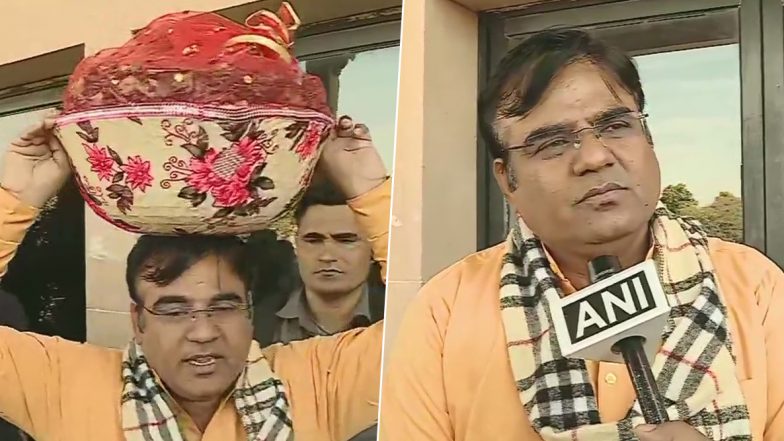 BJP MLA Bihari Lal Nokha: మిడతల బుట్టతో అసెంబ్లీకి వచ్చిన బీజేపీ ఎమ్మెల్యే, రైతుల గోడు పట్టించుకోవాలంటూ వినతి, మిడతలతో రాజస్థాన్లో భారీ స్థాయిలో పంటలు నాశనం, రెండు దశాబ్దాలలో ఇదే మొదటిసారి అంటున్న రైతులు BJP MLA Bihari Lal Nokha: మిడతల బుట్టతో అసెంబ్లీకి వచ్చిన బీజేపీ ఎమ్మెల్యే, రైతుల గోడు పట్టించుకోవాలంటూ వినతి, మిడతలతో రాజస్థాన్లో భారీ స్థాయిలో పంటలు నాశనం, రెండు దశాబ్దాలలో ఇదే మొదటిసారి అంటున్న రైతులు