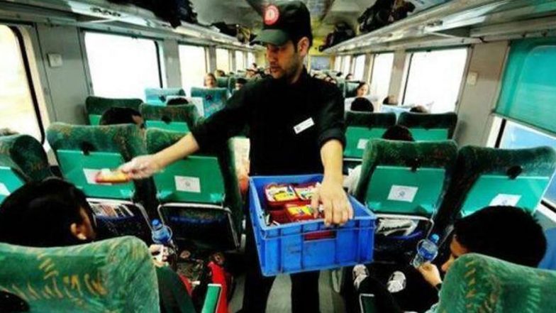 IRCTC Rs 1 Lakh Fine: రైల్లో పాచిపోయిన ఆహారం, బ్రెడ్ కట్లెట్లపై ఫంగస్ ఉందని ఫిర్యాదు చేసిన ప్రయాణికుడు, కాంట్రాక్టర్ కు రూ. లక్ష జరిమానా విధించిన ఐఆర్సిటిసి IRCTC Rs 1 Lakh Fine: రైల్లో పాచిపోయిన ఆహారం, బ్రెడ్ కట్లెట్లపై ఫంగస్ ఉందని ఫిర్యాదు చేసిన ప్రయాణికుడు, కాంట్రాక్టర్ కు రూ. లక్ష జరిమానా విధించిన ఐఆర్సిటిసి