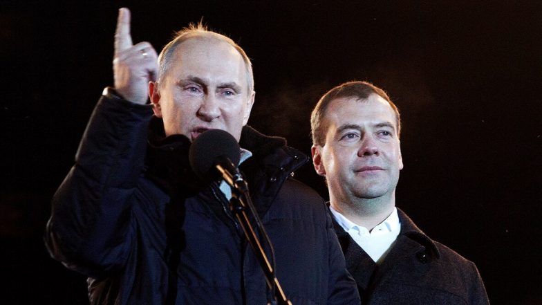 Russian Government Resigns: రష్యా ప్రధానమంత్రి సహా, మంత్రివర్గం మొత్తం రాజీనామా, ప్రభుత్వ రద్దును ఆమోదించిన అధ్యక్షుడు పుతిన్, 'రాజకీయ' పరమైన రాజ్యాంగ సంస్కరణలే కారణమని వెల్లడించిన రష్యన్ మీడియా Russian Government Resigns: రష్యా ప్రధానమంత్రి సహా, మంత్రివర్గం మొత్తం రాజీనామా, ప్రభుత్వ రద్దును ఆమోదించిన అధ్యక్షుడు పుతిన్, 'రాజకీయ' పరమైన రాజ్యాంగ సంస్కరణలే కారణమని వెల్లడించిన రష్యన్ మీడియా